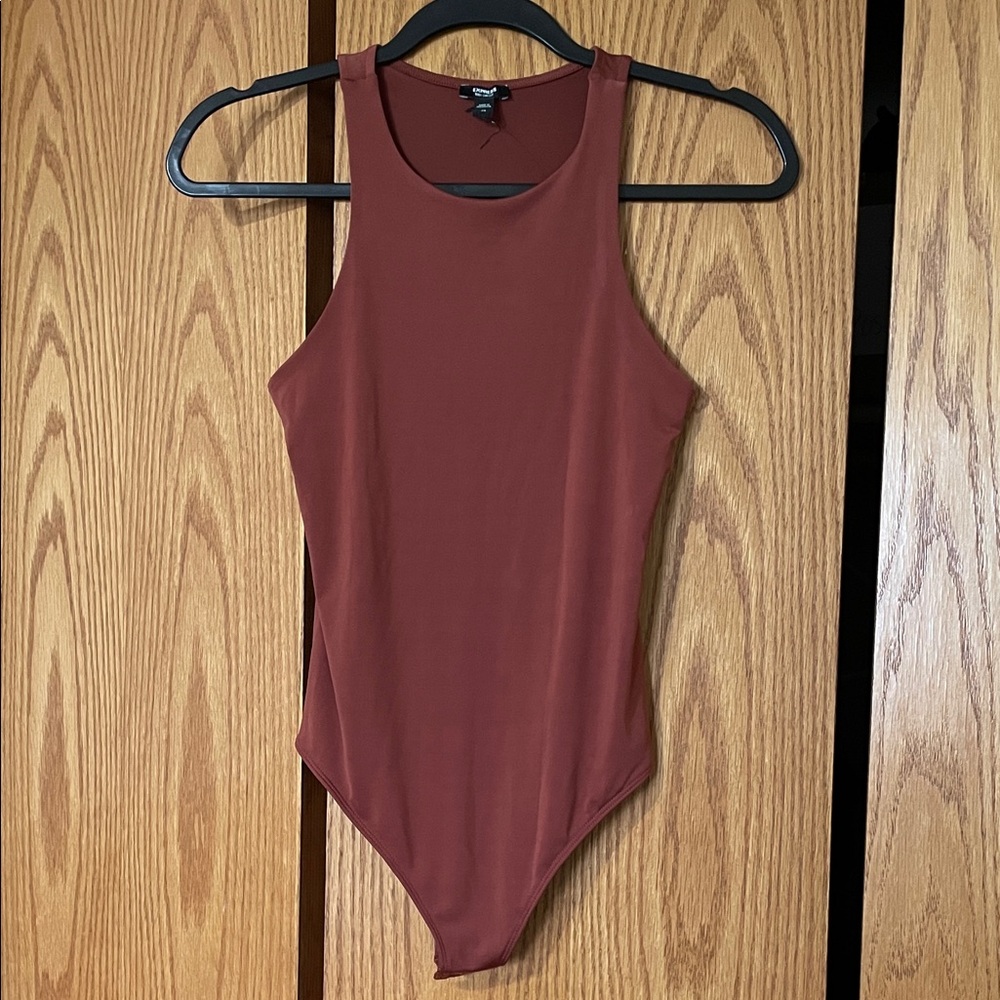 🎉LAST CHANCE 🎉Express Sleeveless Scoop Bodysuit - Rust Brown